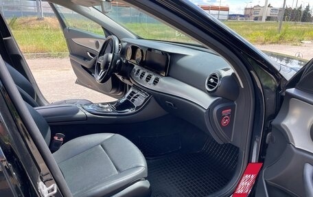 Mercedes-Benz E-Класс, 2018 год, 2 500 000 рублей, 5 фотография