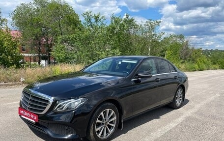 Mercedes-Benz E-Класс, 2018 год, 2 500 000 рублей, 11 фотография