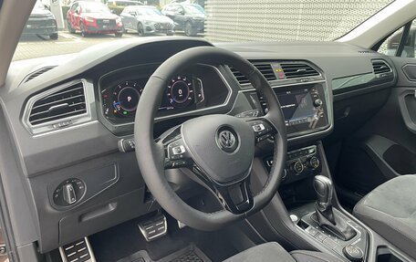 Volkswagen Tiguan II, 2019 год, 2 650 000 рублей, 17 фотография