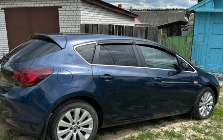 Opel Astra J, 2011 год, 600 000 рублей, 4 фотография