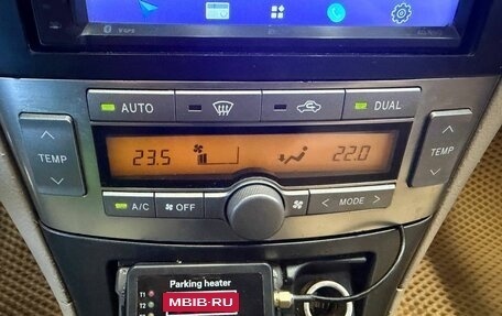Toyota Avensis III рестайлинг, 2003 год, 546 500 рублей, 21 фотография