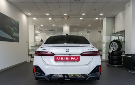 BMW 5 серия, 2024 год, 8 400 000 рублей, 6 фотография