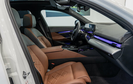 BMW 5 серия, 2024 год, 8 400 000 рублей, 14 фотография