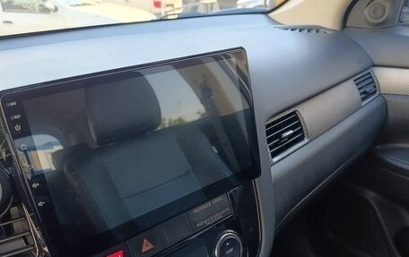 Mitsubishi Outlander III рестайлинг 3, 2013 год, 1 250 000 рублей, 1 фотография