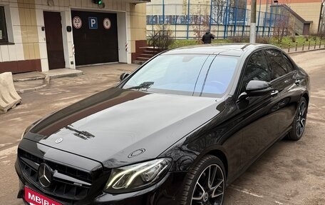Mercedes-Benz E-Класс, 2019 год, 2 900 000 рублей, 1 фотография