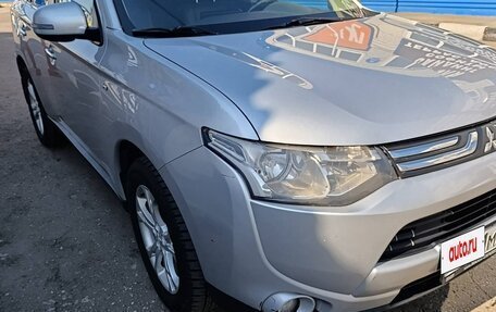 Mitsubishi Outlander III рестайлинг 3, 2013 год, 1 250 000 рублей, 7 фотография