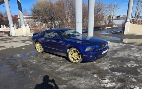 Ford Mustang VI рестайлинг, 2013 год, 2 250 000 рублей, 5 фотография