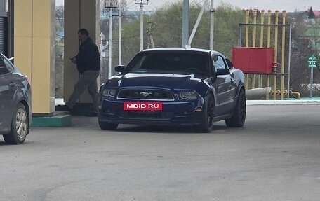 Ford Mustang VI рестайлинг, 2013 год, 2 250 000 рублей, 4 фотография