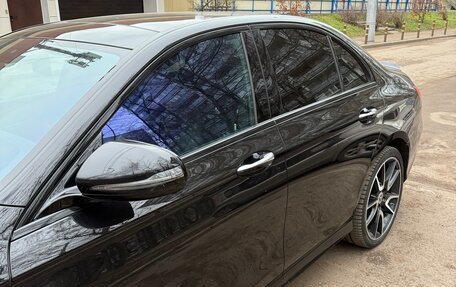 Mercedes-Benz E-Класс, 2019 год, 2 900 000 рублей, 4 фотография