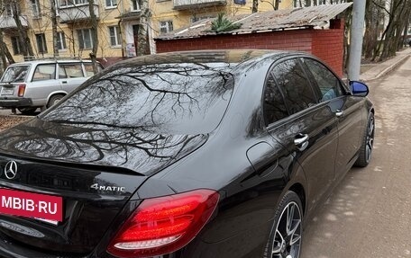 Mercedes-Benz E-Класс, 2019 год, 2 900 000 рублей, 2 фотография