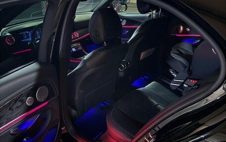 Mercedes-Benz E-Класс, 2019 год, 2 900 000 рублей, 10 фотография
