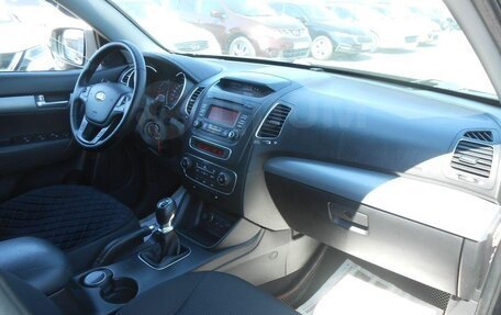 KIA Sorento II рестайлинг, 2013 год, 13 фотография