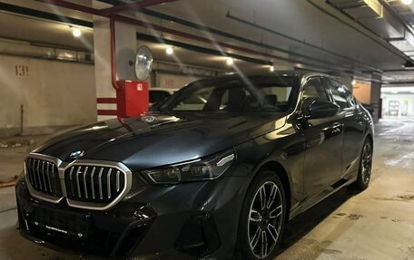 BMW 5 серия, 2025 год, 7 890 000 рублей, 10 фотография