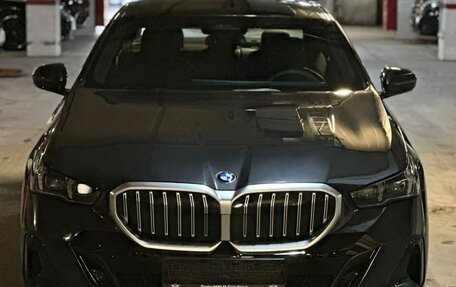 BMW 5 серия, 2025 год, 7 890 000 рублей, 4 фотография