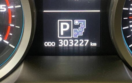 Toyota Land Cruiser 200, 2014 год, 3 675 000 рублей, 10 фотография