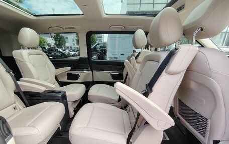 Mercedes-Benz V-Класс, 2022 год, 6 615 000 рублей, 11 фотография