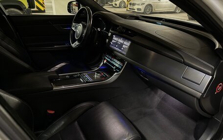 Jaguar XF II, 2016 год, 2 390 000 рублей, 16 фотография