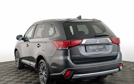 Mitsubishi Outlander III рестайлинг 3, 2017 год, 1 950 000 рублей, 7 фотография