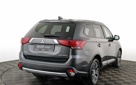 Mitsubishi Outlander III рестайлинг 3, 2017 год, 1 950 000 рублей, 5 фотография