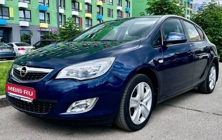 Opel Astra J, 2011 год, 1 100 000 рублей, 4 фотография