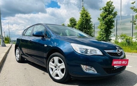 Opel Astra J, 2011 год, 1 100 000 рублей, 3 фотография