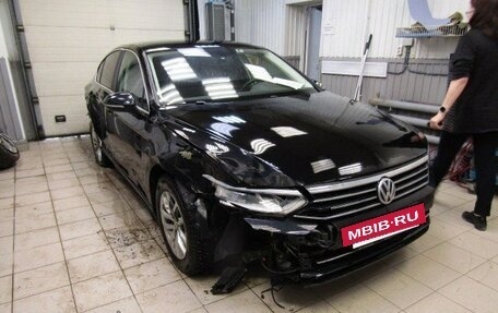 Volkswagen Passat B8 рестайлинг, 2018 год, 950 000 рублей, 2 фотография