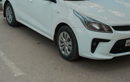 KIA Rio IV, 2017 год, 900 000 рублей, 2 фотография