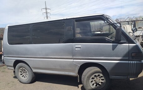 Mitsubishi Delica III, 1993 год, 675 000 рублей, 1 фотография