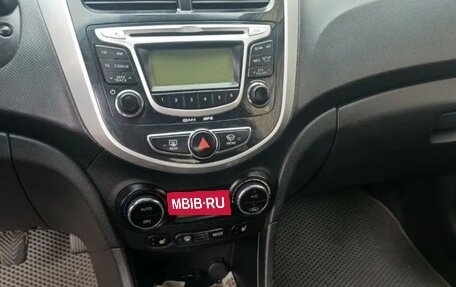 Hyundai Solaris II рестайлинг, 2013 год, 720 000 рублей, 14 фотография