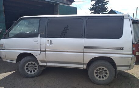 Mitsubishi Delica III, 1993 год, 675 000 рублей, 6 фотография