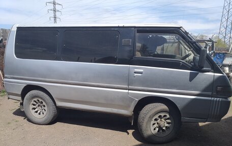 Mitsubishi Delica III, 1993 год, 675 000 рублей, 4 фотография