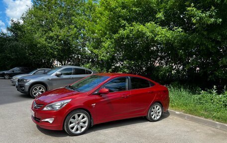 Hyundai Solaris II рестайлинг, 2015 год, 999 999 рублей, 3 фотография