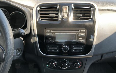 Renault Logan II, 2016 год, 889 000 рублей, 14 фотография
