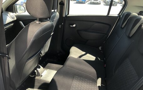 Renault Logan II, 2016 год, 889 000 рублей, 11 фотография