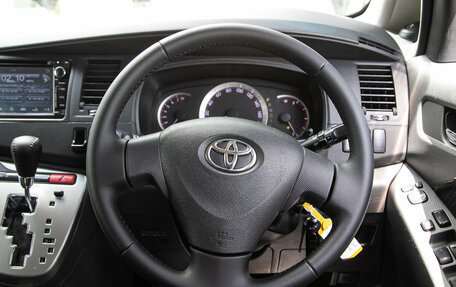 Toyota ISis I, 2007 год, 898 000 рублей, 15 фотография