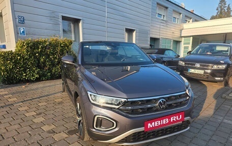 Volkswagen T-Roc I, 2022 год, 2 535 659 рублей, 2 фотография