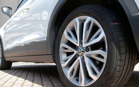 Volkswagen T-Roc I, 2022 год, 2 437 686 рублей, 15 фотография
