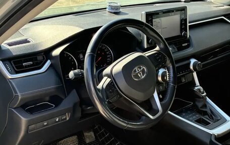 Toyota RAV4, 2020 год, 4 390 000 рублей, 10 фотография