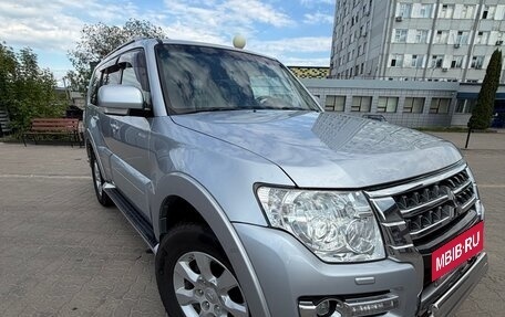 Mitsubishi Pajero IV, 2015 год, 2 550 000 рублей, 2 фотография