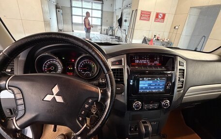 Mitsubishi Pajero IV, 2015 год, 2 550 000 рублей, 10 фотография