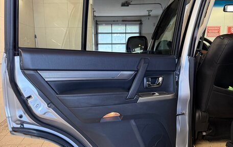 Mitsubishi Pajero IV, 2015 год, 2 550 000 рублей, 11 фотография