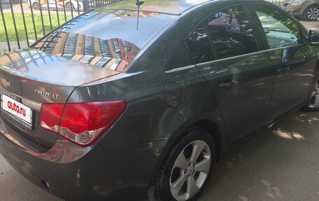 Chevrolet Cruze II, 2011 год, 749 000 рублей, 3 фотография