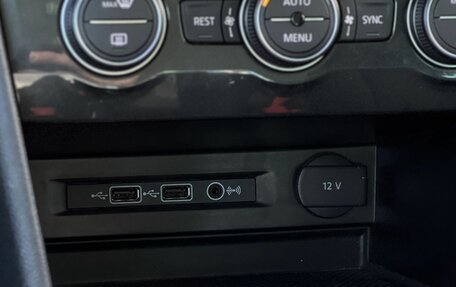 Volkswagen Tiguan II, 2019 год, 2 549 000 рублей, 19 фотография