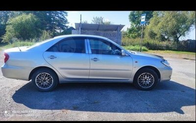 Toyota Camry V40, 2002 год, 550 000 рублей, 1 фотография