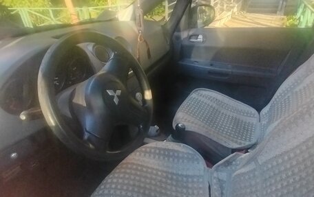Mitsubishi Colt VI рестайлинг, 2004 год, 230 000 рублей, 8 фотография