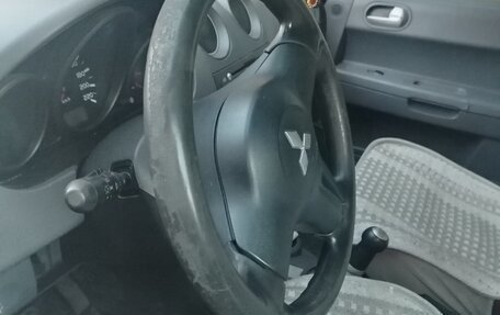 Mitsubishi Colt VI рестайлинг, 2004 год, 230 000 рублей, 9 фотография