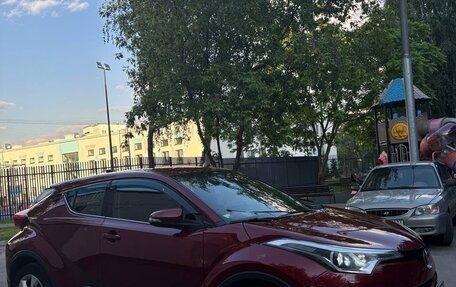 Toyota C-HR I рестайлинг, 2019 год, 2 700 000 рублей, 2 фотография