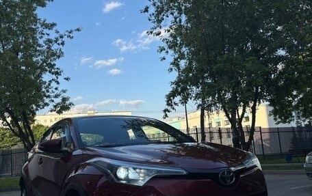 Toyota C-HR I рестайлинг, 2019 год, 2 700 000 рублей, 3 фотография