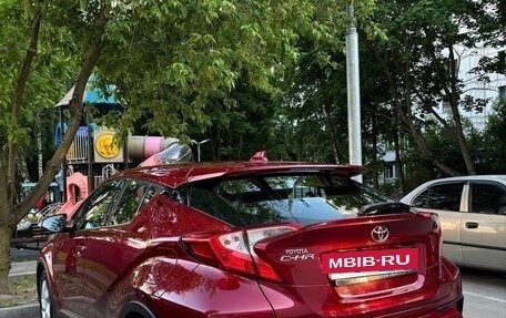 Toyota C-HR I рестайлинг, 2019 год, 2 700 000 рублей, 6 фотография