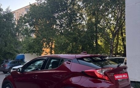 Toyota C-HR I рестайлинг, 2019 год, 2 700 000 рублей, 14 фотография